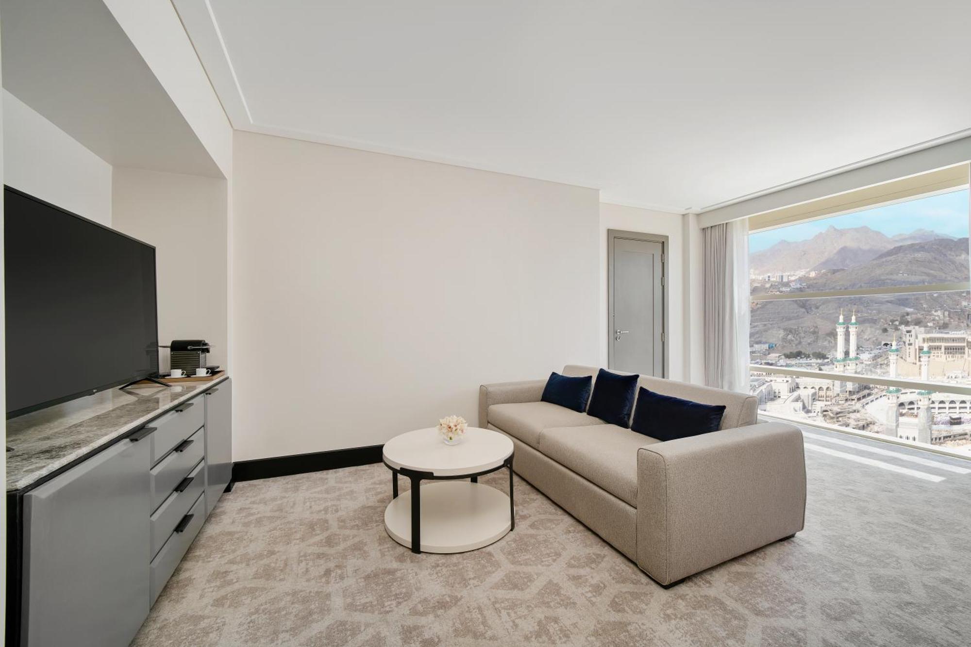 Address Jabal Omar Makkah Mecca Exterior foto A living room in a suite at the Waldorf Astoria Ras Al Khaimah